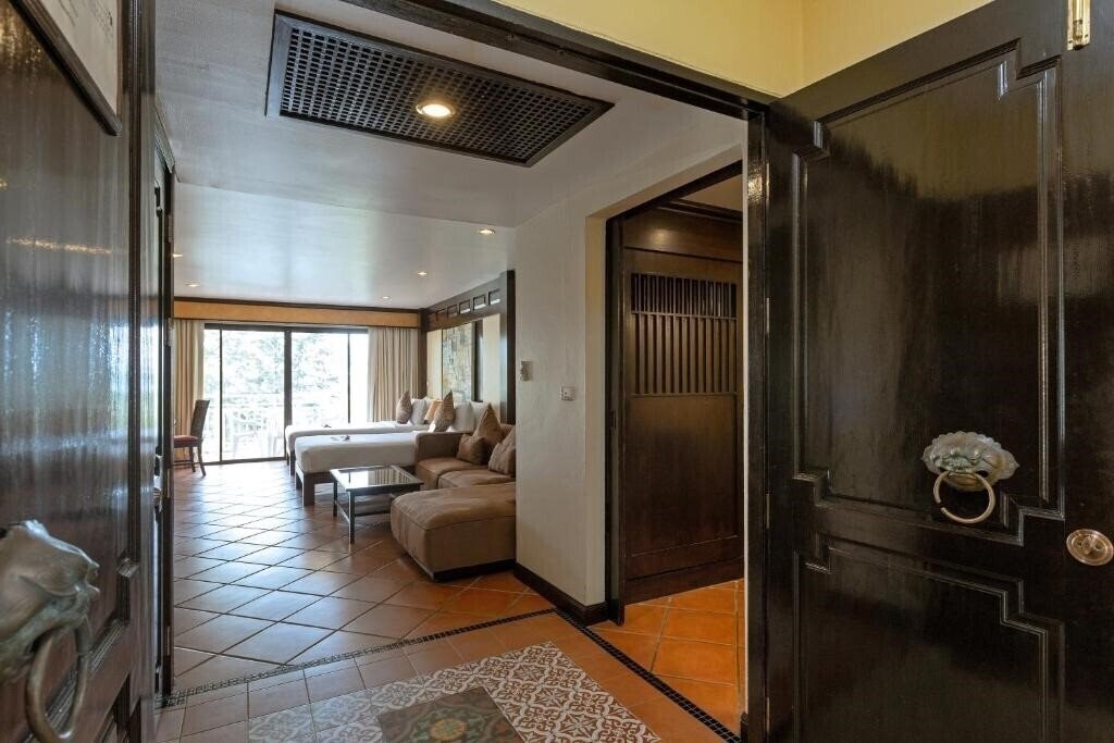 Панорама The Front Village Karon Phuket 3*