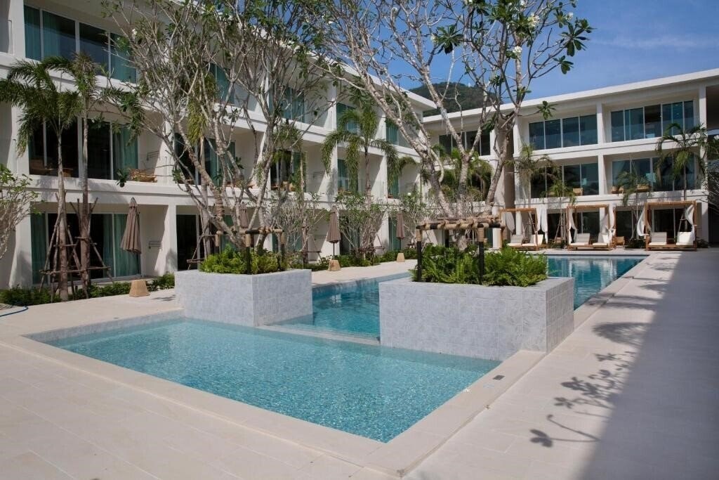 Апартаменти Niranapa Boutique Resort 4*