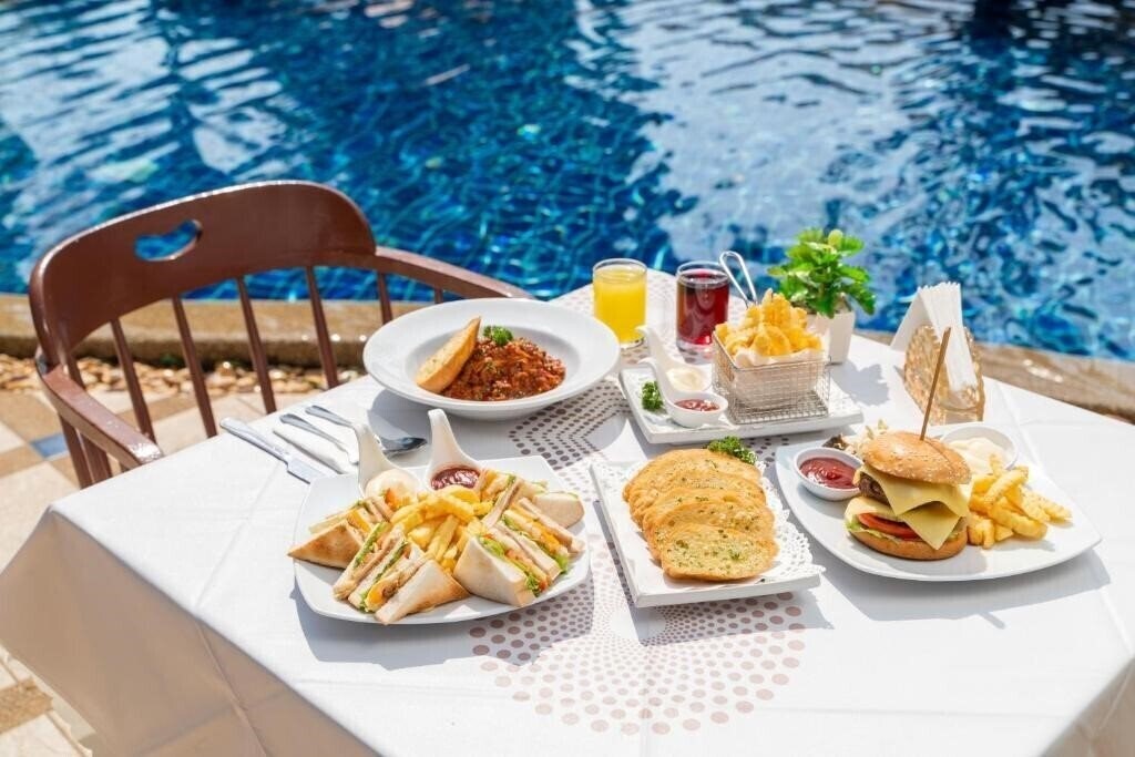 Панорама Phuket Leelavadee Hua Ting Resort 3*