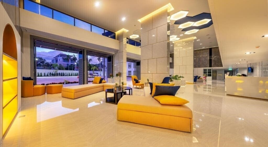 Территория Beehive Boutique Hotel Phuket 5*