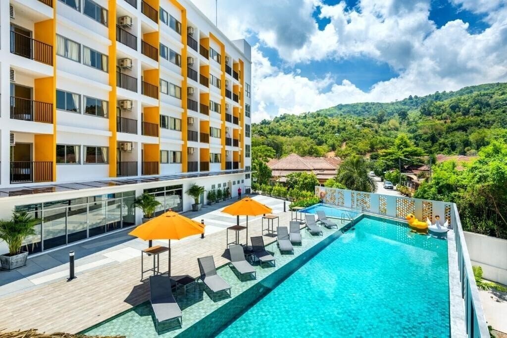 Панорама Beehive Boutique Hotel Phuket 5*