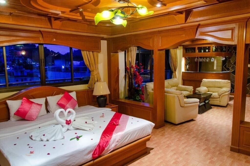 Апартаменты Diva Patong Phuket 4*