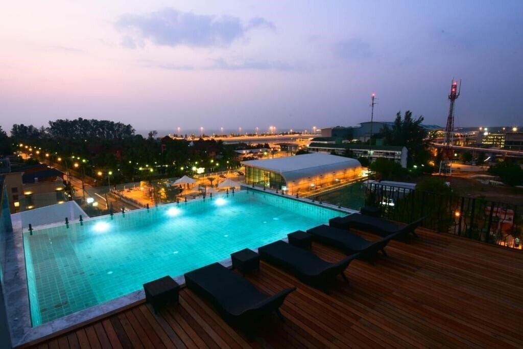 Вид The Sixteenth Naiyang Beach Hotel 4*
