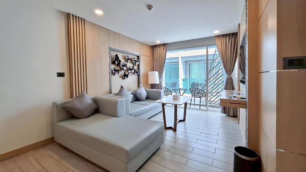 Территория Clarian Hotel Patong Beach 4*