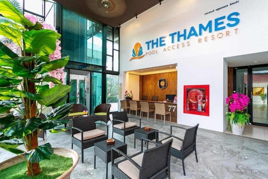 Територія The Thames Pool Access Resort 4*
