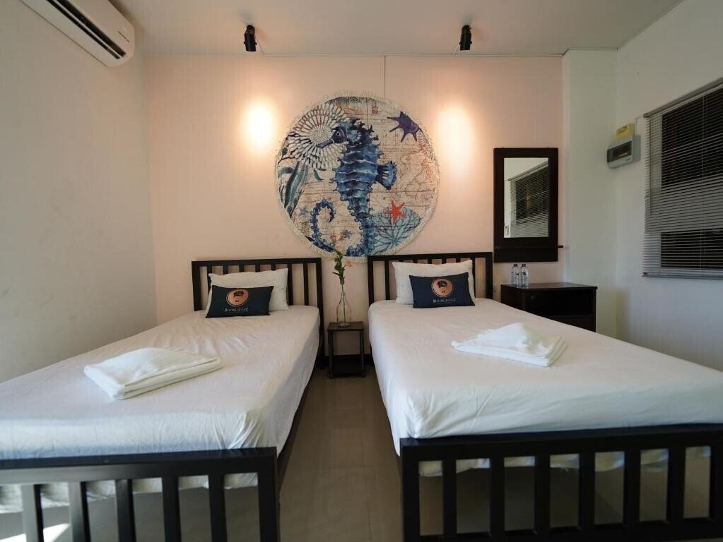 Вид Roomquest Patong 2*