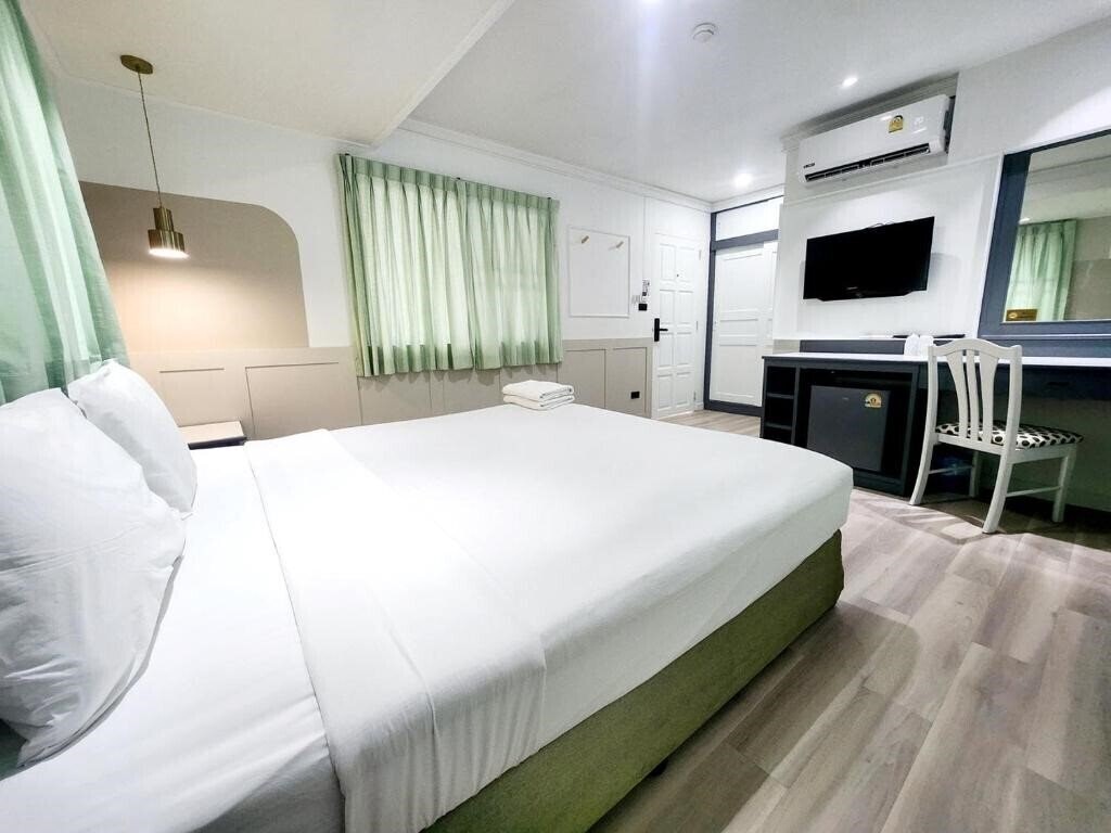 Вид Seatel Phuket Patong Beach 3*