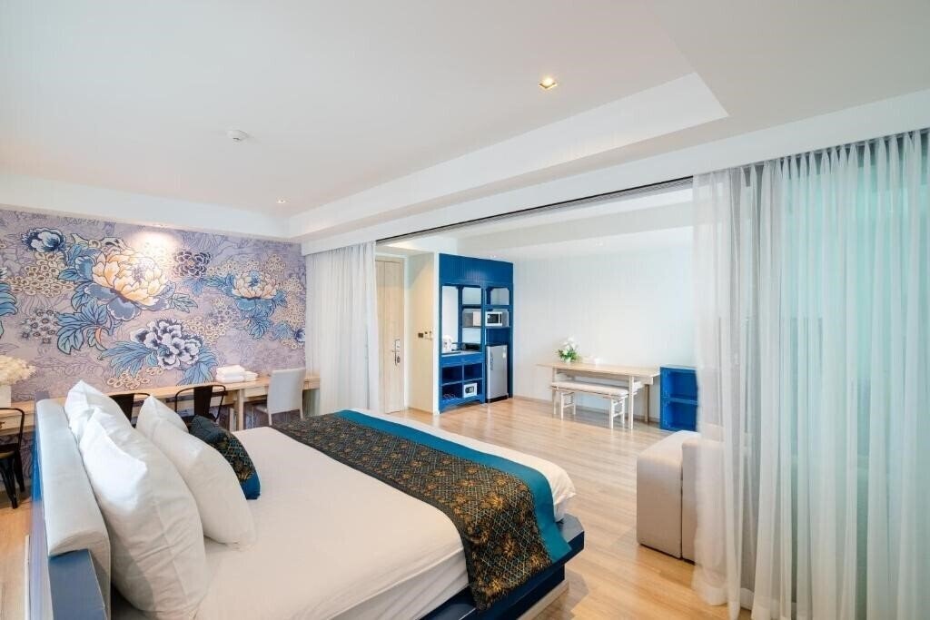 Панорама Bhukitta Boutique Hotel Phuket Town 4*