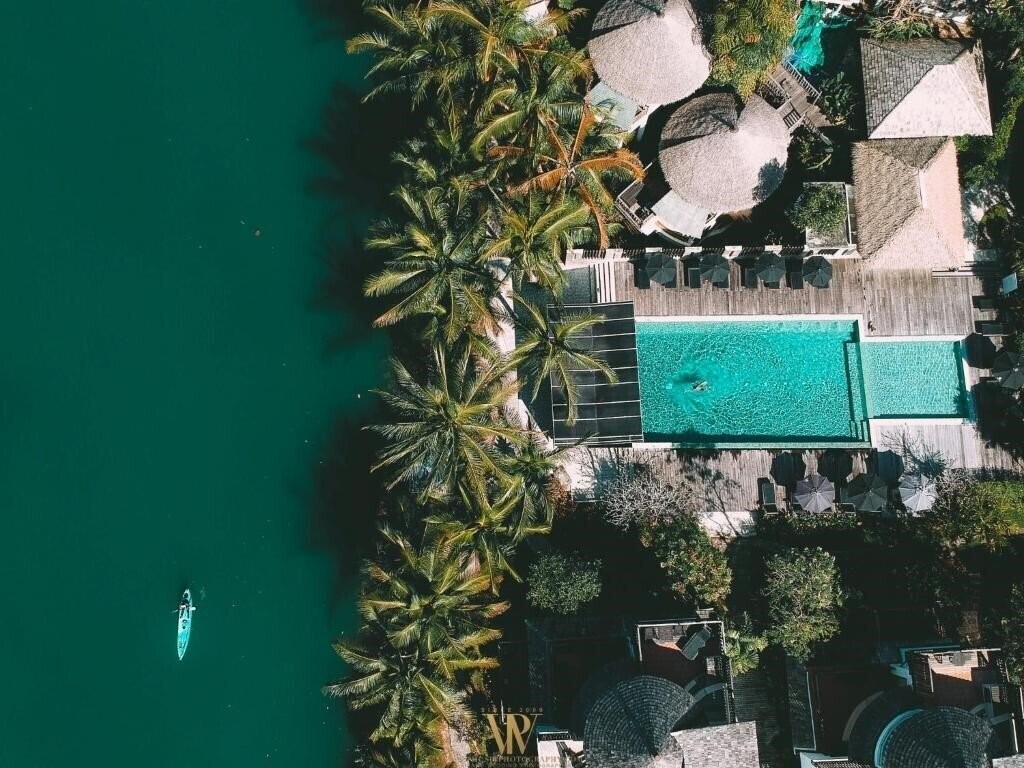 Отель Aana Resort 4*