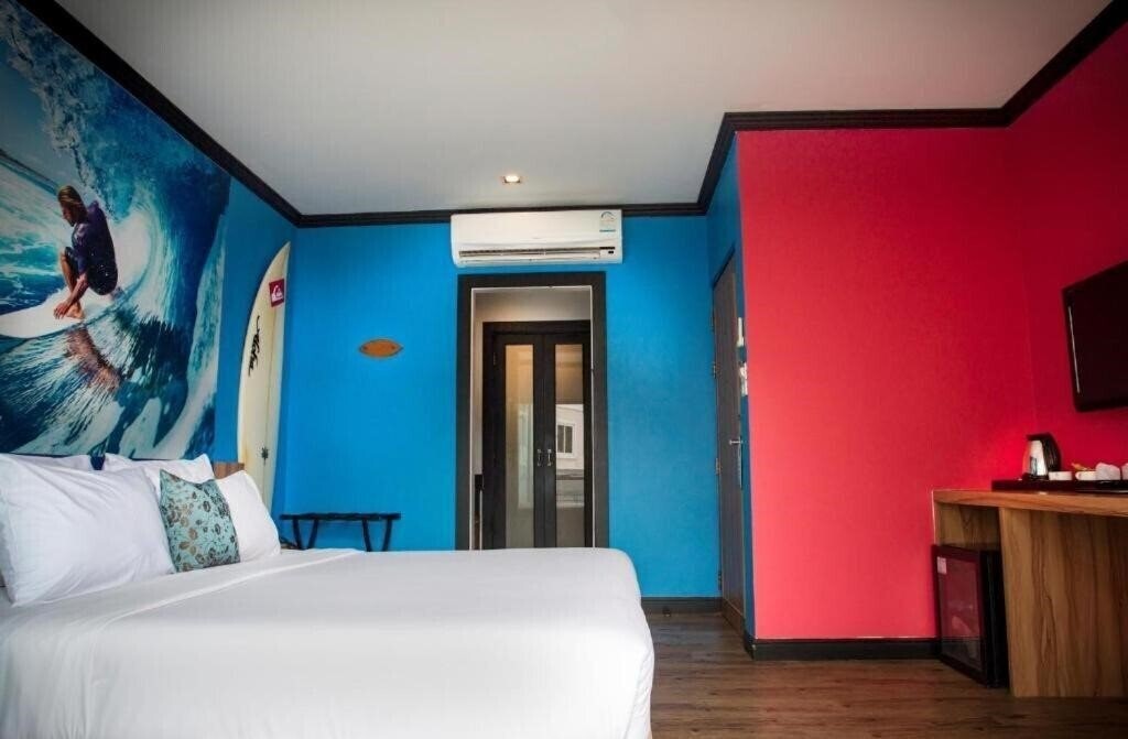 Панорама Mustsea Hotel Kata 3*