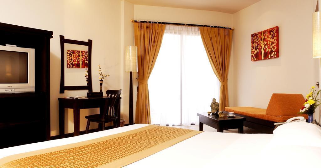 Отель Horizon Karon Beach Resort & SPA (ex. Horizon Karon Beach) 4*