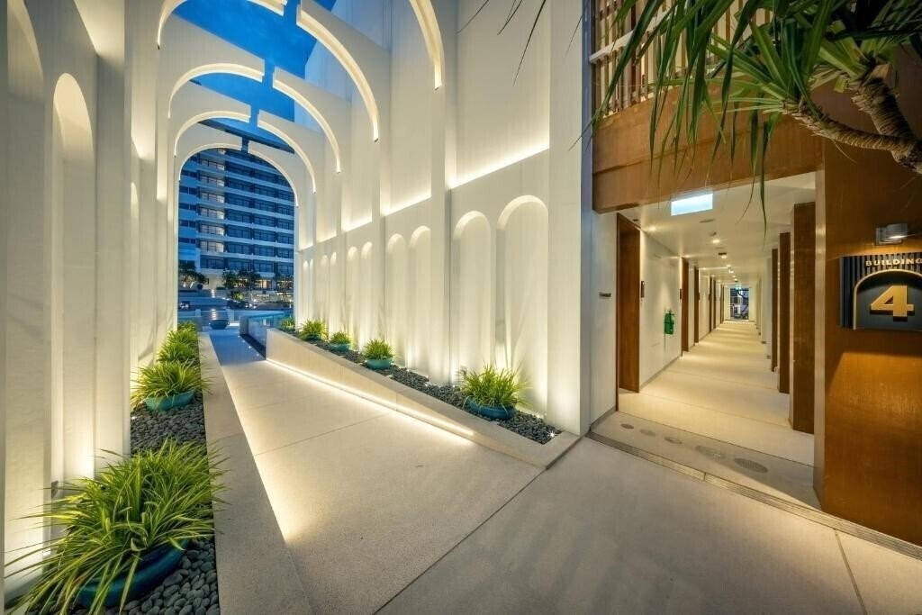 Фотография Patong Beach Hotel by See2Sea 4*