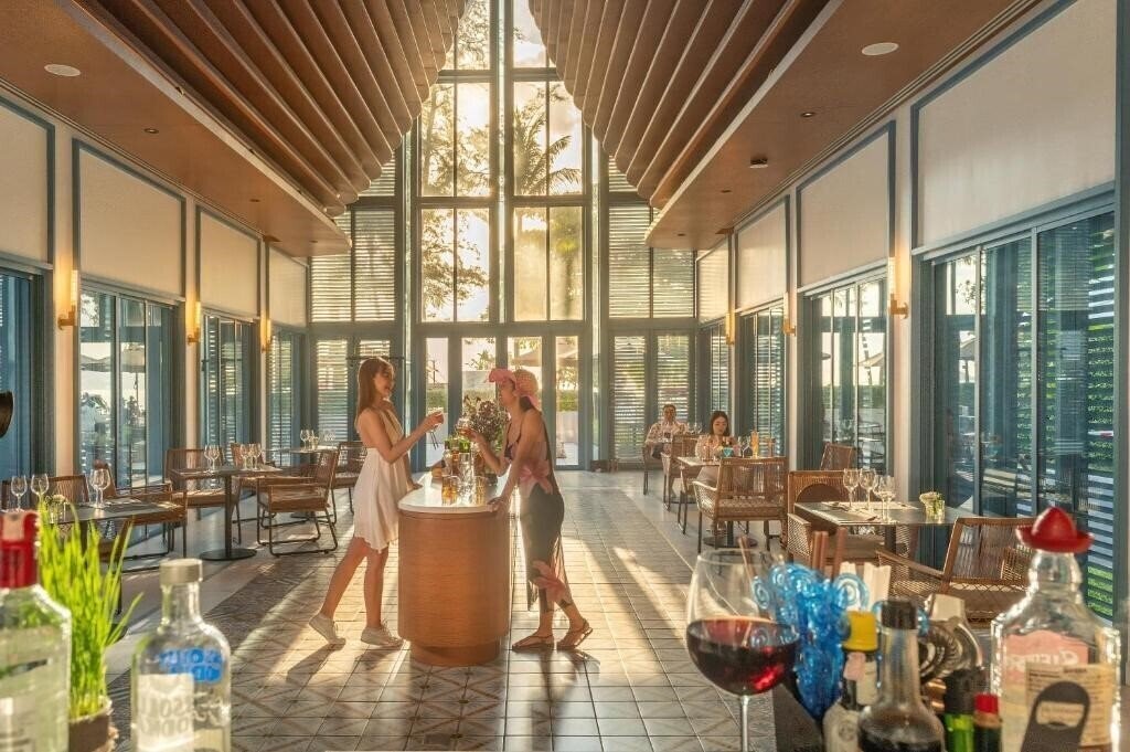 Изображение Patong Beach Hotel by See2Sea 4*