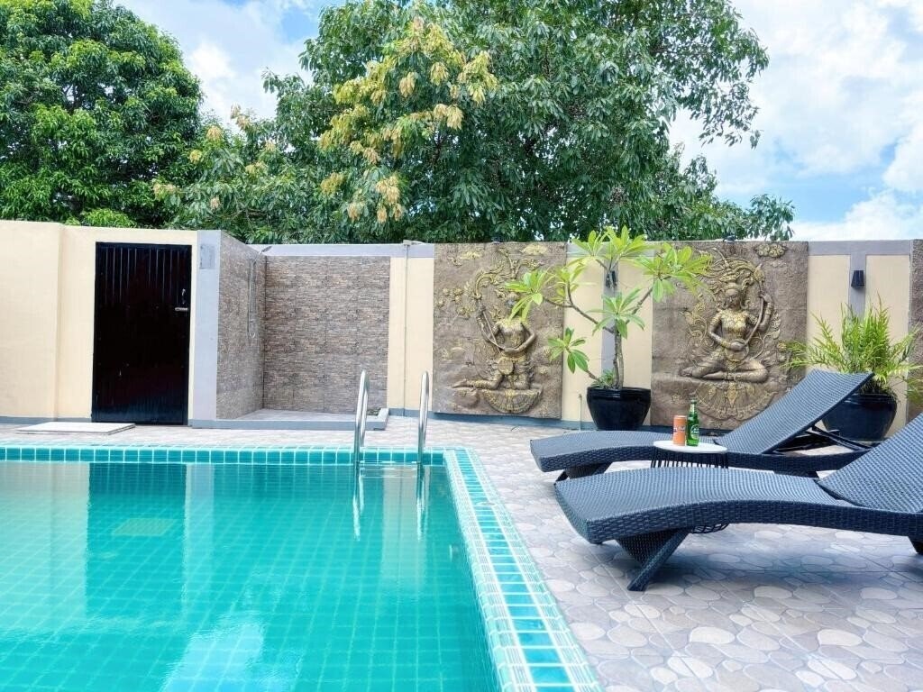 Отель Patong V Hotel 3*