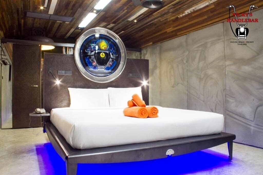 Картинка Nicky's Handlebar Hotel 3*