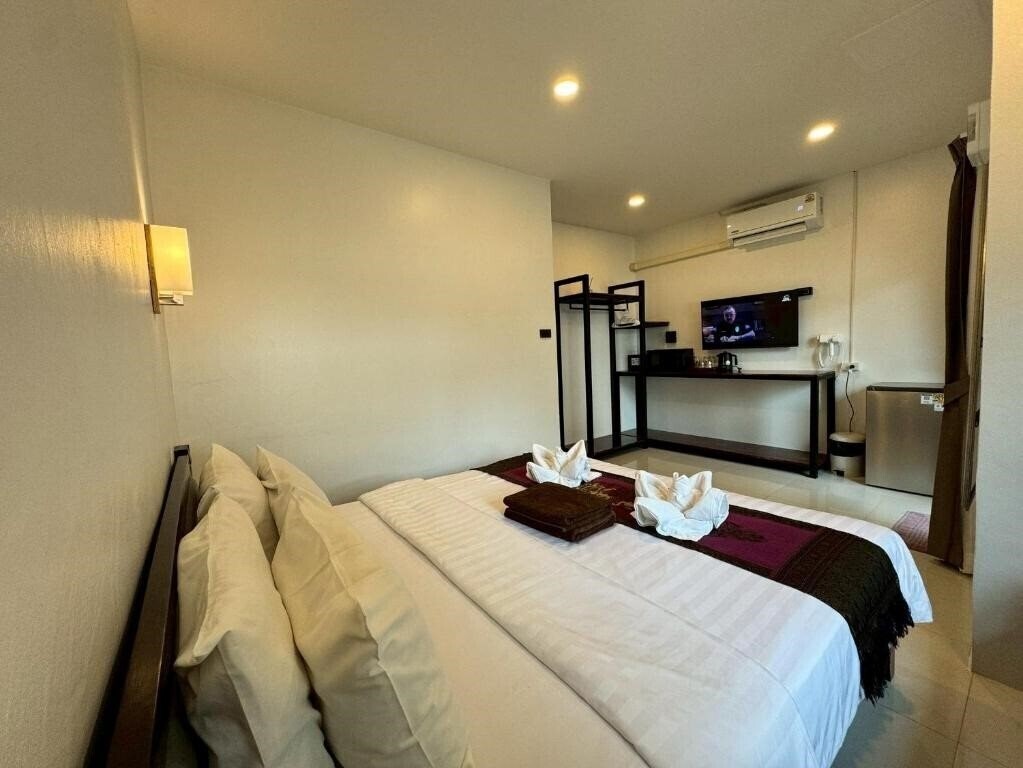 Вид Naiyang Discovery Beach Resort 3*