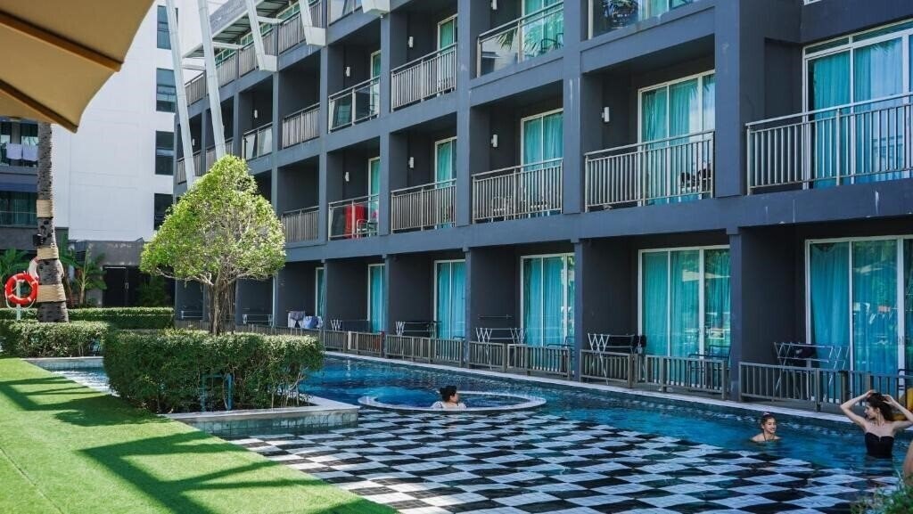 Апартаменты Sugar Palm Karon Resort 3*