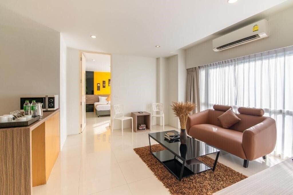 Вид Lantern Resort Patong (THE) 4*