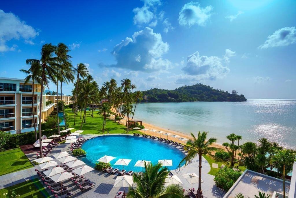 Готель Crowne Plaza Phuket Panwa Beach Resort (ex. Phuket Panwa Beachfront Resort) 5*