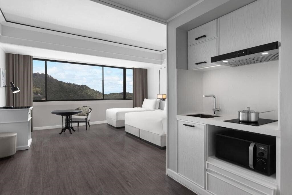 Территория The Metropole Phuket Hotel 4*