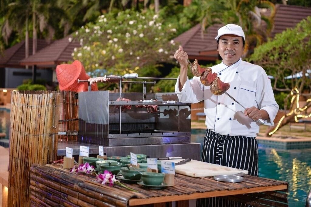 Панорама Andaman White Beach Resort 5*