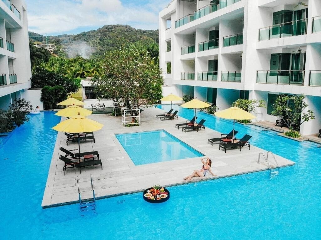 Апартаменти The Old Phuket - Karon Beach Resort (ex. The Old Phuket Hotel) 4*
