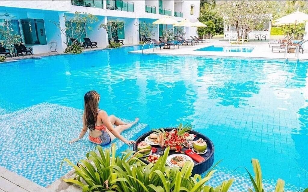 Панорама The Old Phuket - Karon Beach Resort (ex. The Old Phuket Hotel) 4*