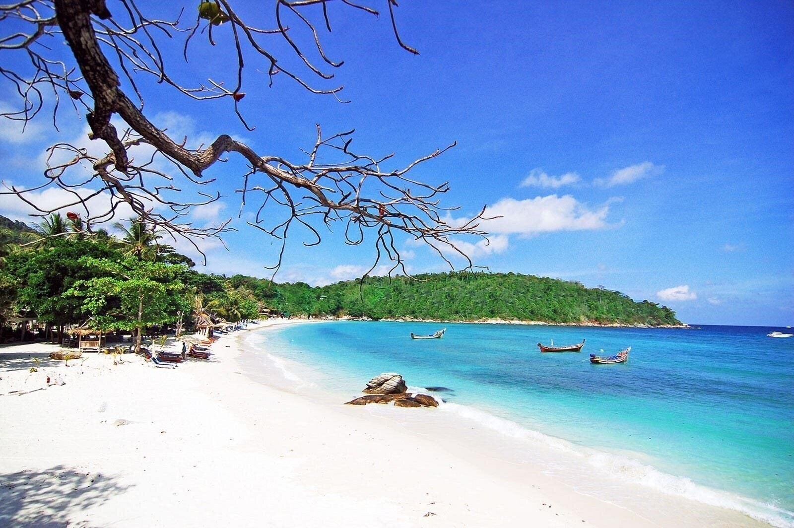 Апартаменты The Racha Resort 5*