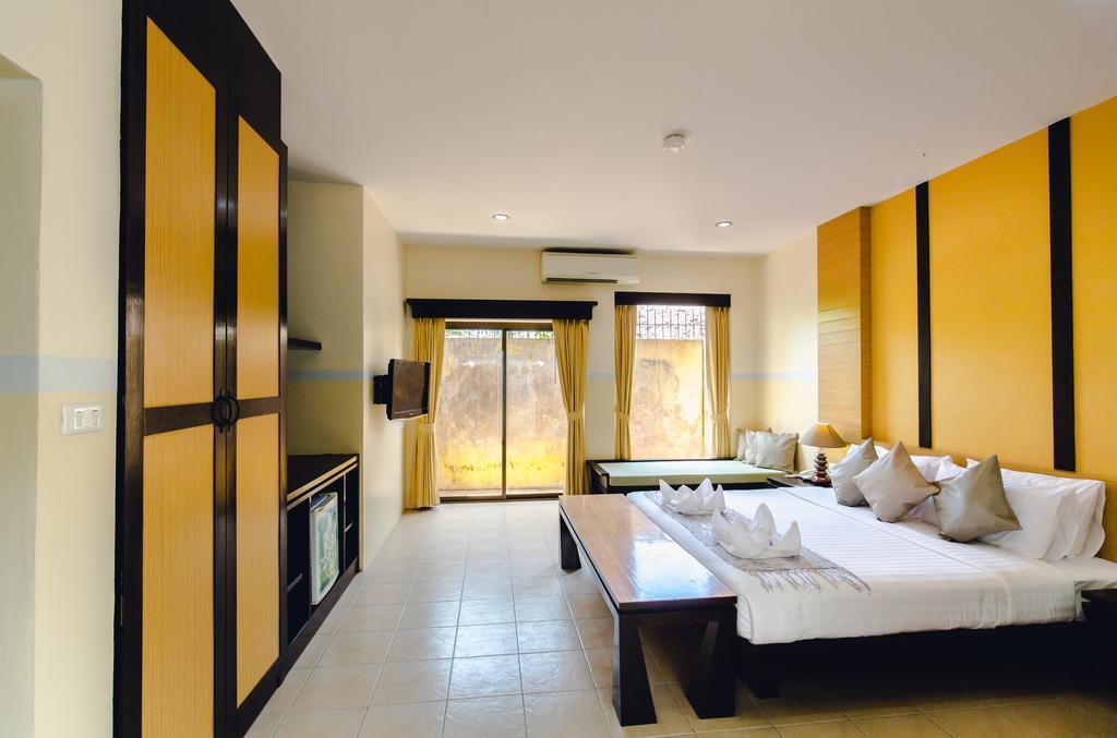 Панорама Karon Whale Resort 3*