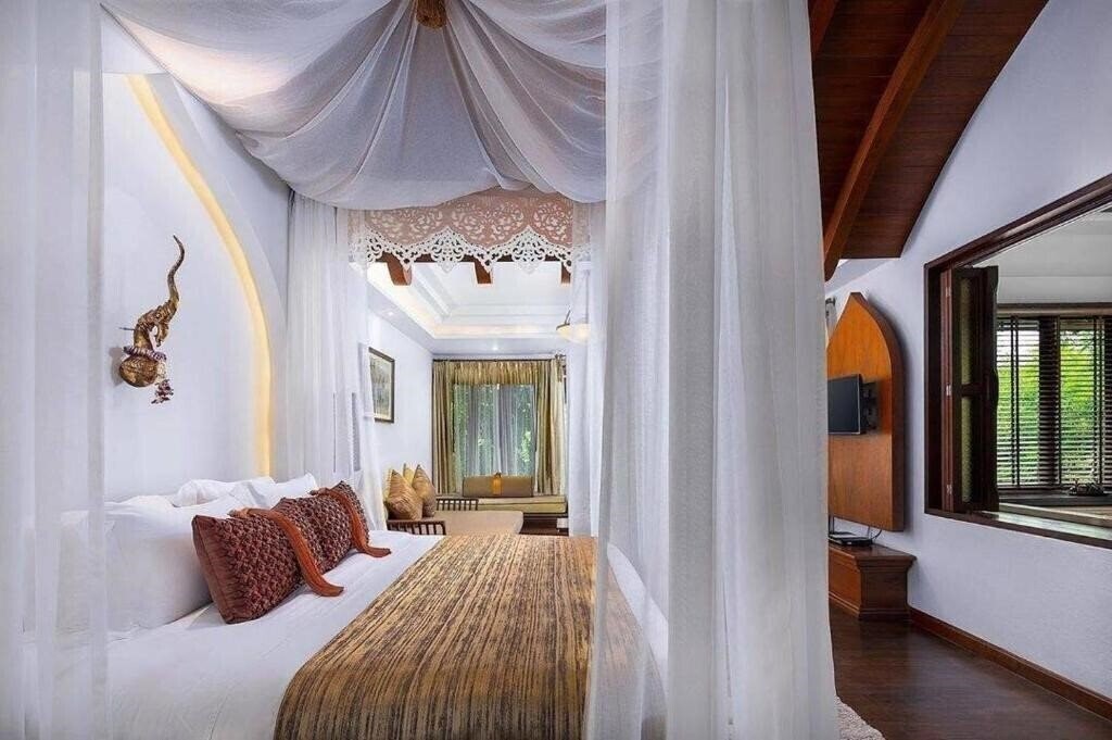 Фото Royal Muang Samui Villas & Suites 5*