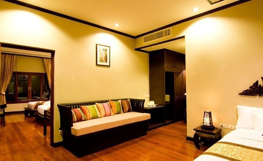 Апартаменти Kanok Buri Resort 4*