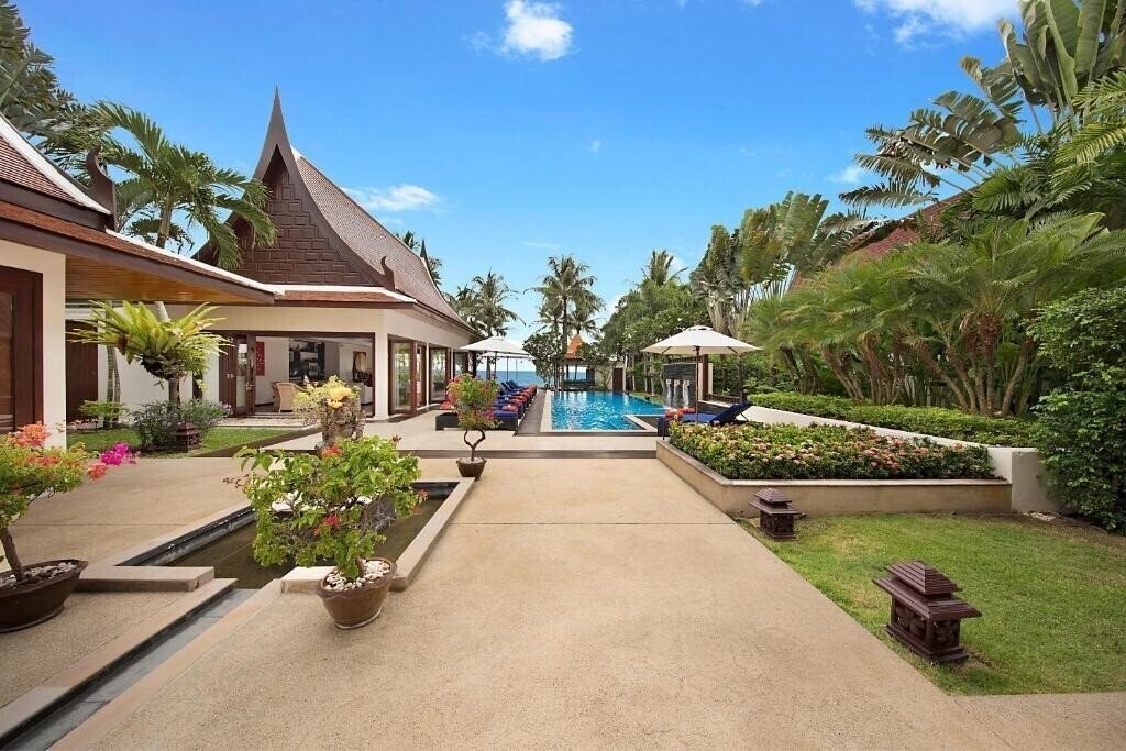 Территория Dhevatara Cove 5*