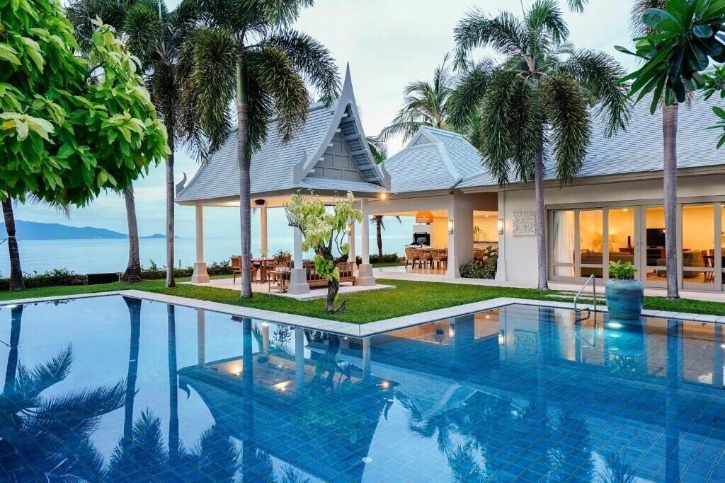Отель Miskawaan Luxury Beachfront Villas 5*