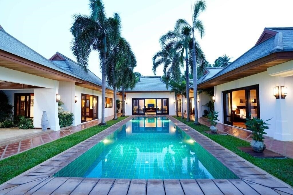 Вид Miskawaan Luxury Beachfront Villas 5*