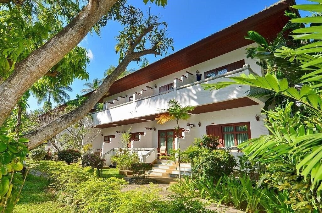 Територія First Bungalow 3*