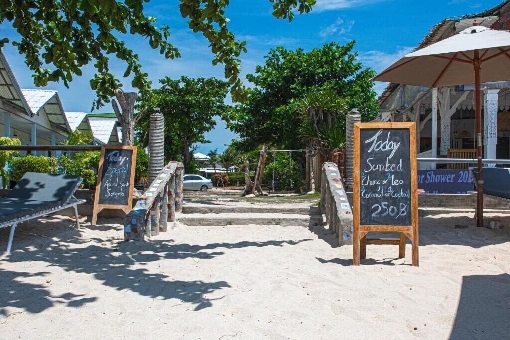 Вид Bay Beach Resort Samui 3*