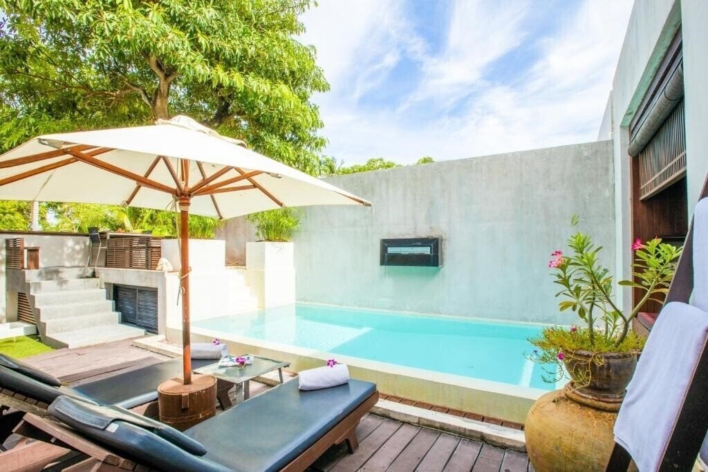 Апартаменты Pao Jin Poon Beach Front Villa 4*