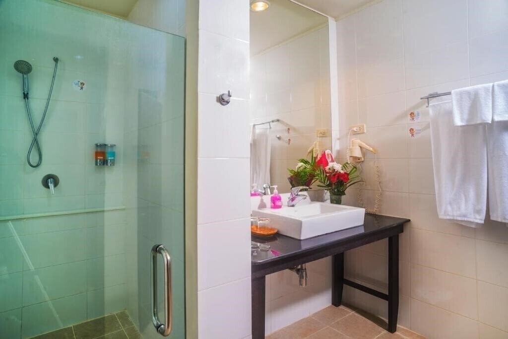 Апартаменти Hive Hotel 3*