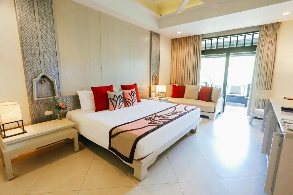 Отель Melati Beach Resort & SPA 5*