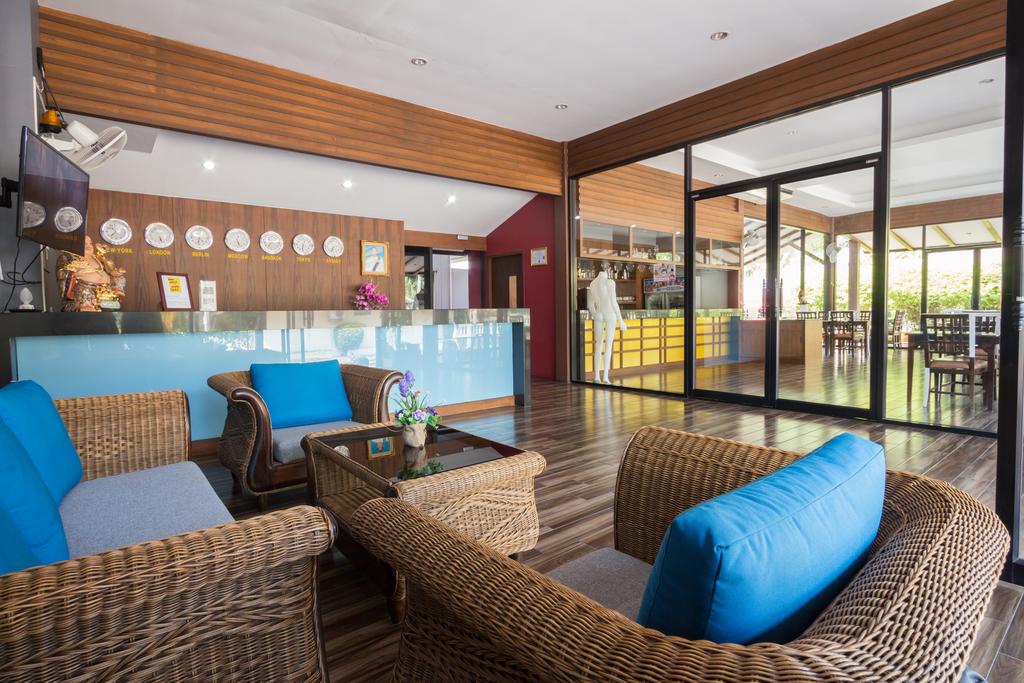 Территория The Beach Garden Resort 3*