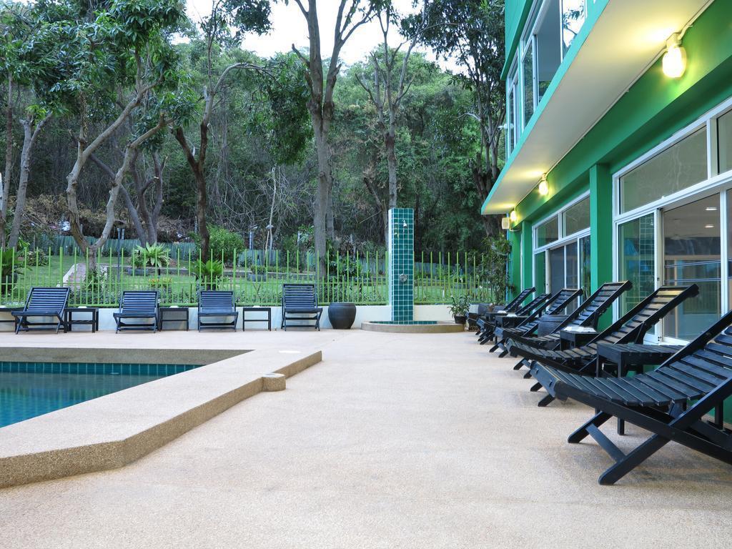 Територія Wiz Hotel 3*