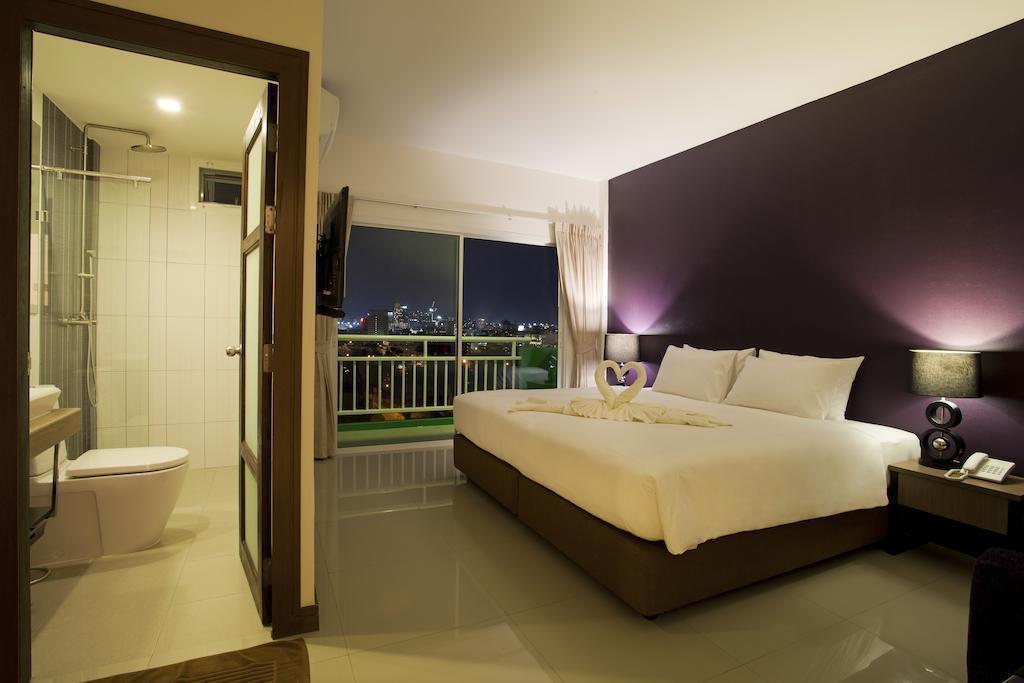 Панорама Wiz Hotel 3*