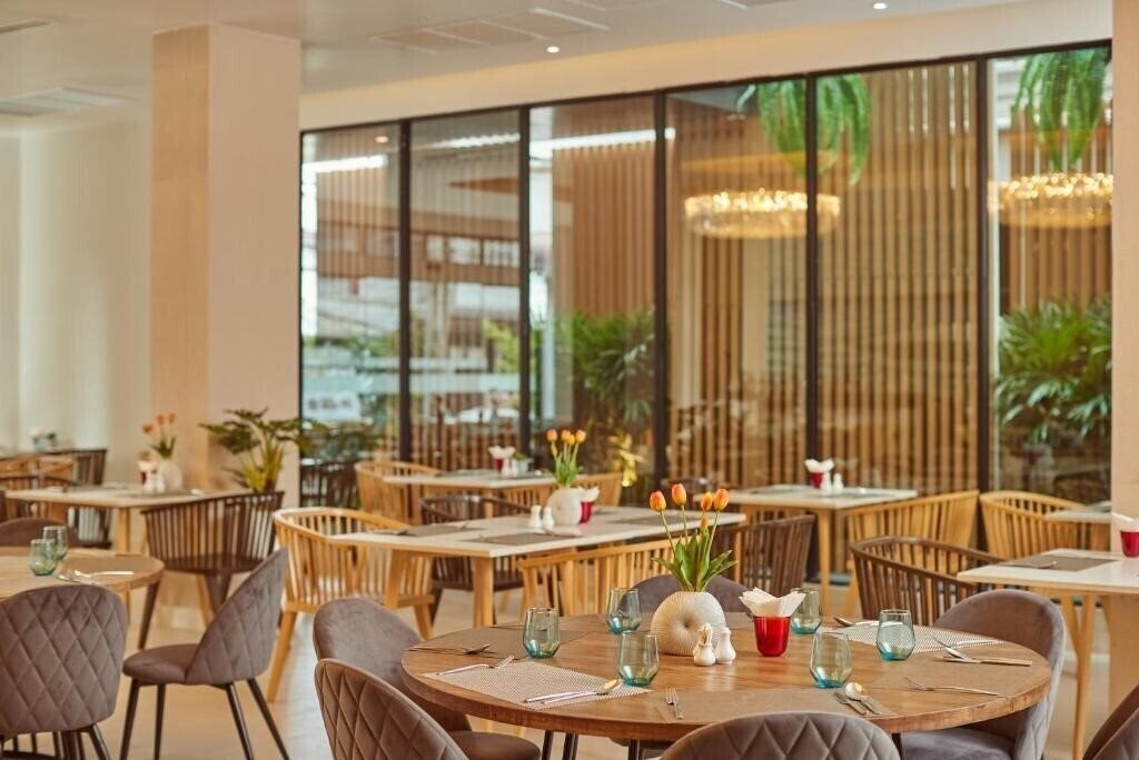Панорама Pattaya Sea View 4*