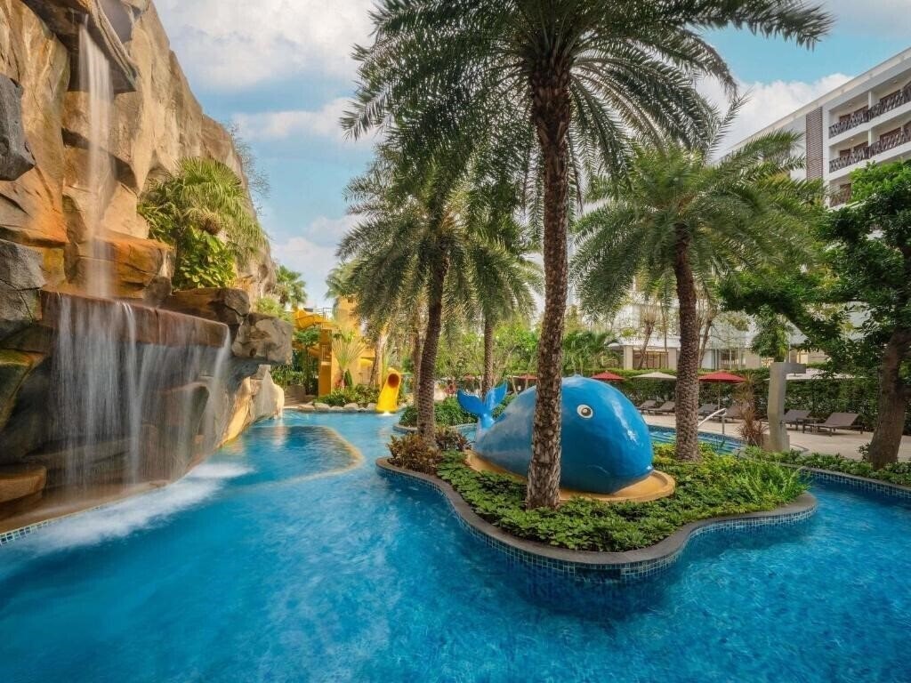 Отель Mercure Pattaya Ocean Resort 4*