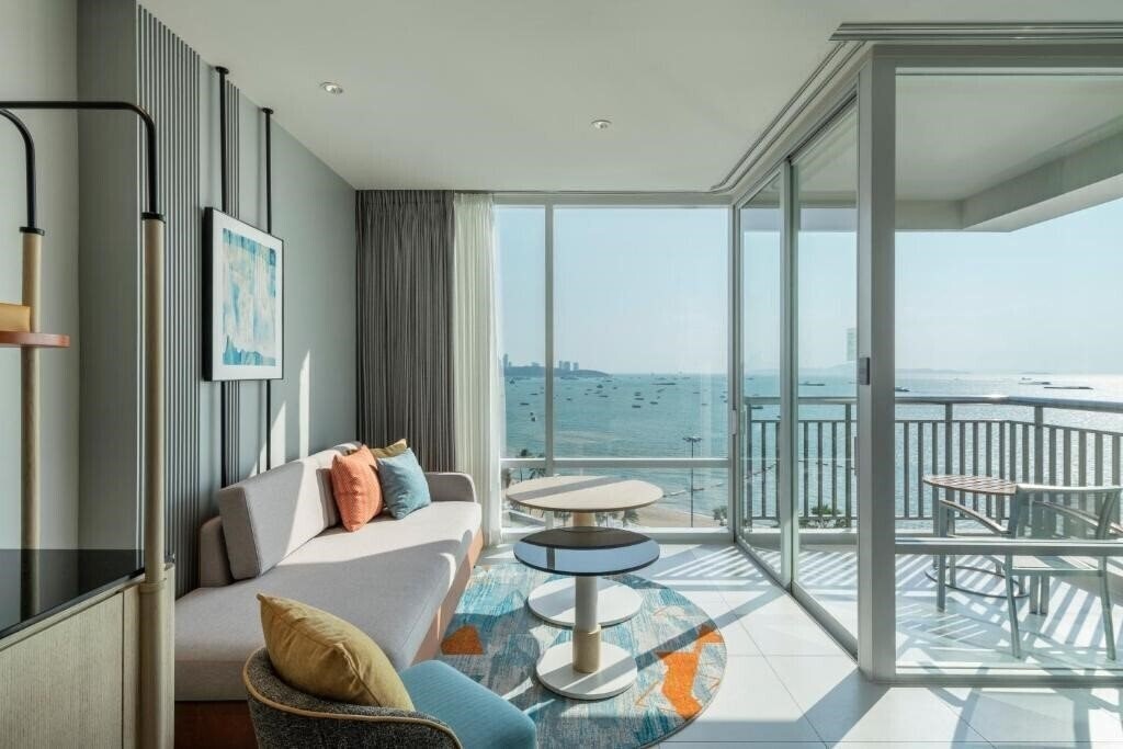 Территория Holiday Inn Pattaya 4*