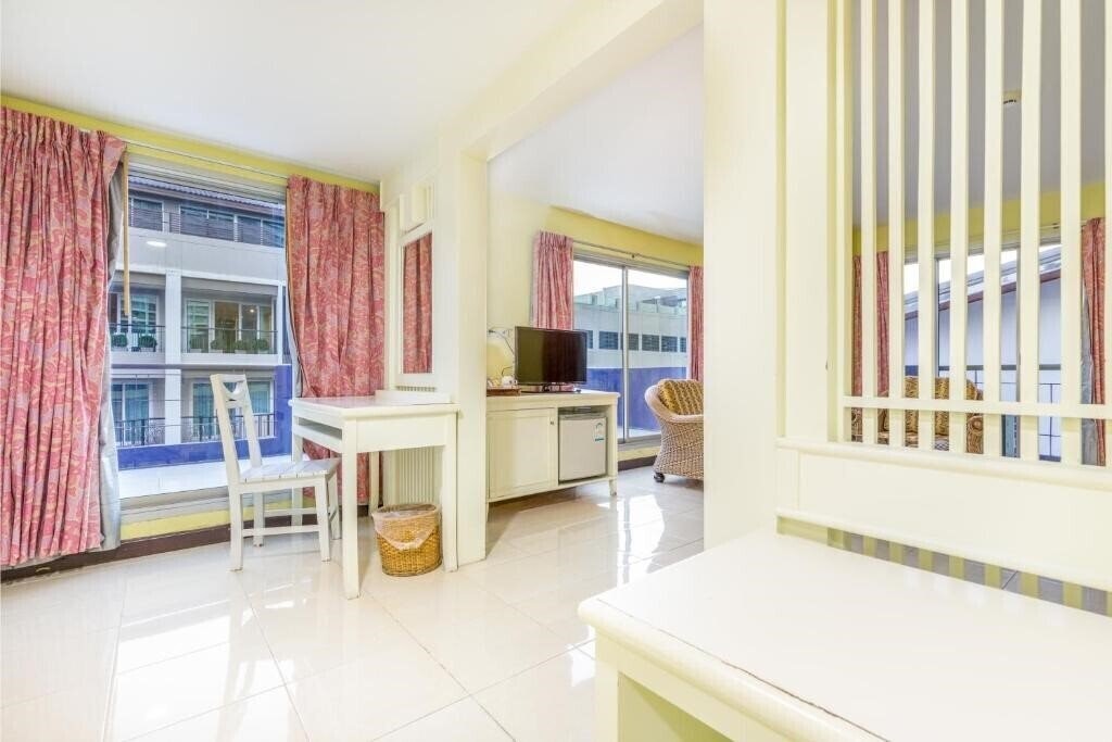 Панорама Eastiny Residence Hotel 3*