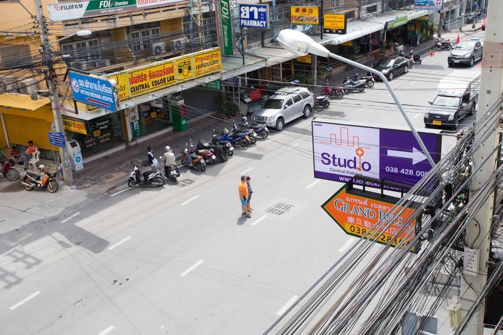 Фото Studio Central Pattaya By Icheck Inn 3*
