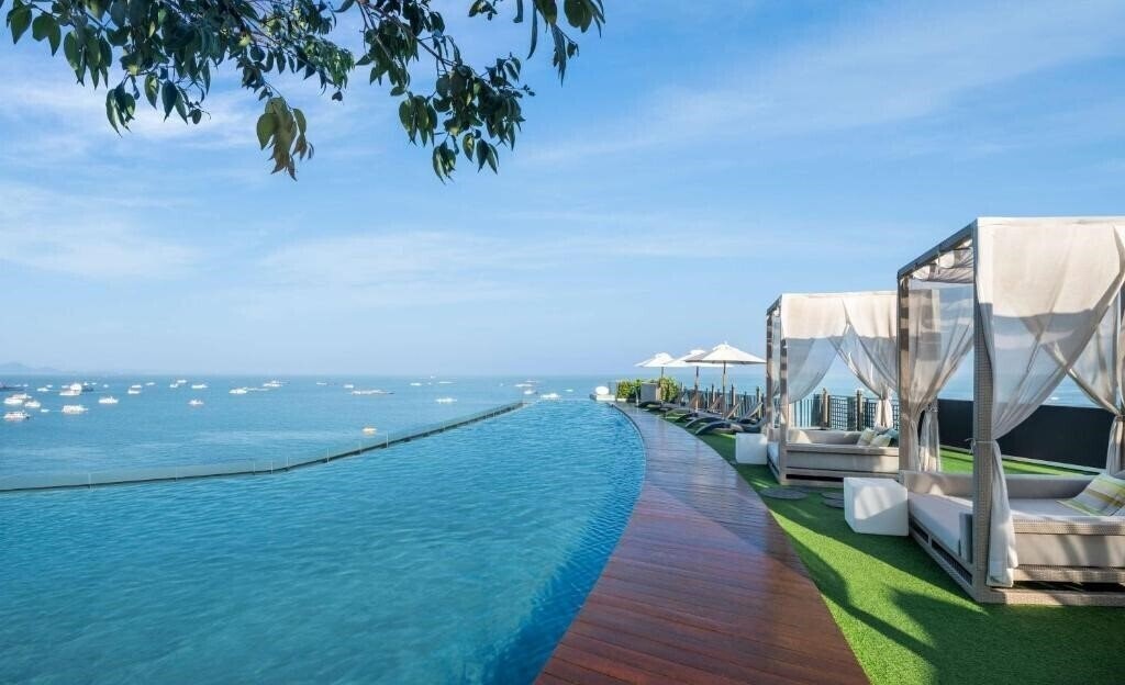Апартаменти Hilton Pattaya 5*
