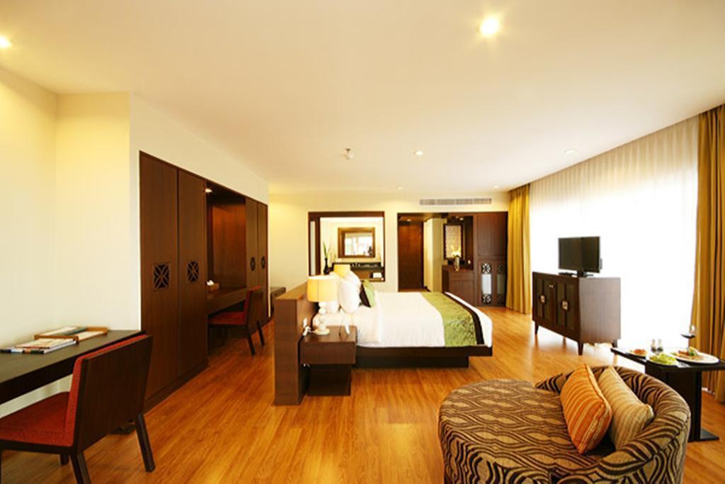 Вид Heritage Pattaya Beach Resort (ex. Grand Heritage Beach Resort & Spa) 4*