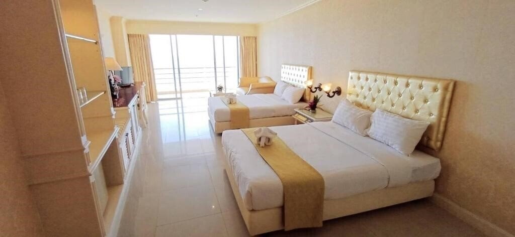 Фотография Adriatic Palace Pattaya 4*